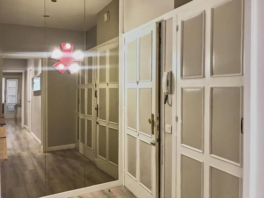 Magnificent 4 Bedroom Apartment In Eixample バルセロナ エクステリア 写真