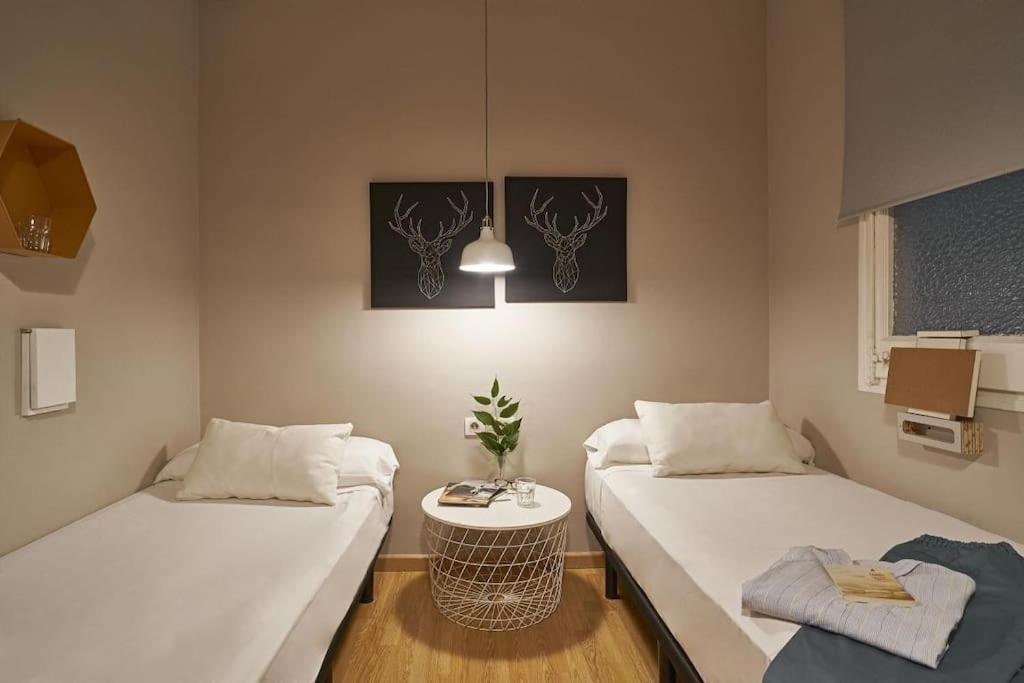 Magnificent 4 Bedroom Apartment In Eixample バルセロナ エクステリア 写真